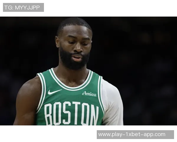 凯尔特人半场领先活塞杰伦布朗表现出色康宁汉姆努力追分